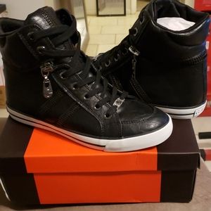 G by Guess Orizze size 7.5 M sneakers